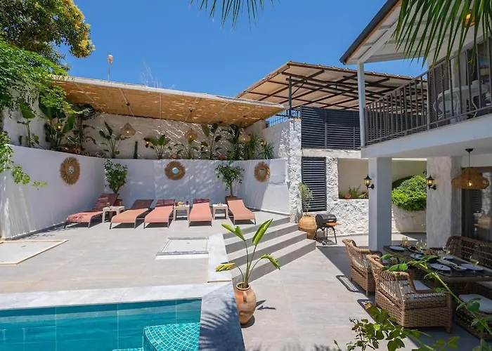 Charming 3bed W/ Pool, Very Close To Centre Villa *