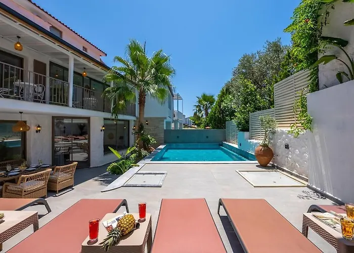 Charming 3bed W/ Pool, Very Close To Centre Villa *