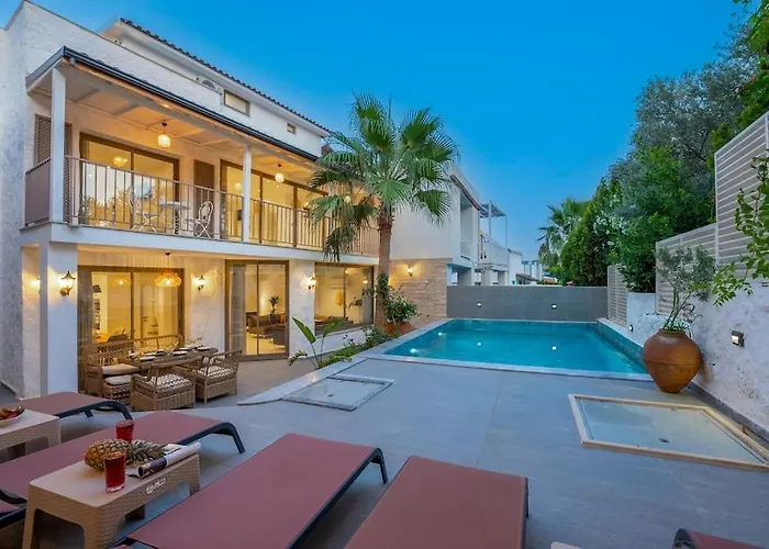 Villa Charming 3bed W/ Pool, Very Close To Centre *