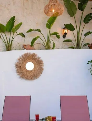 Charming 3bed W/ Pool, Very Close To Centre