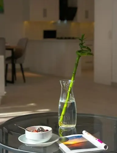 Charming 3bed W/ Pool, Very Close To Centre *