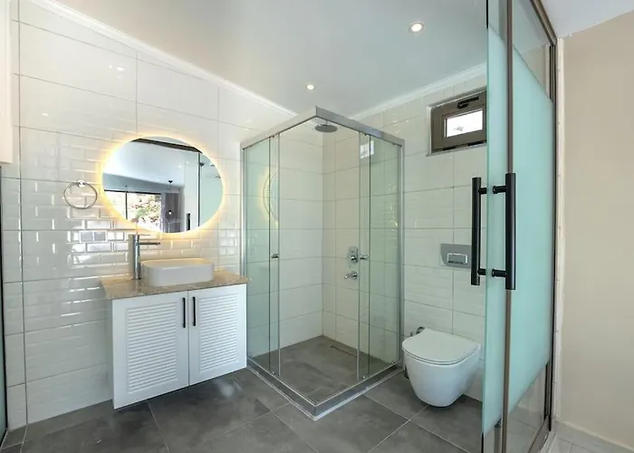 Villa Charming 3bed W/ Pool, Very Close To Centre