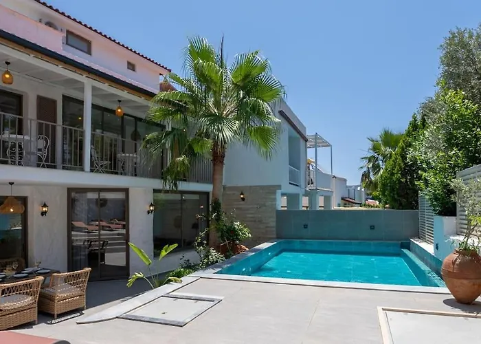 Charming 3bed W/ Pool, Very Close To Centre Villa *