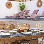 Charming 3bed W/ Pool, Very Close To Centre Villa *