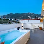 Charming 3bed W/ Pool, Very Close To Centre Villa